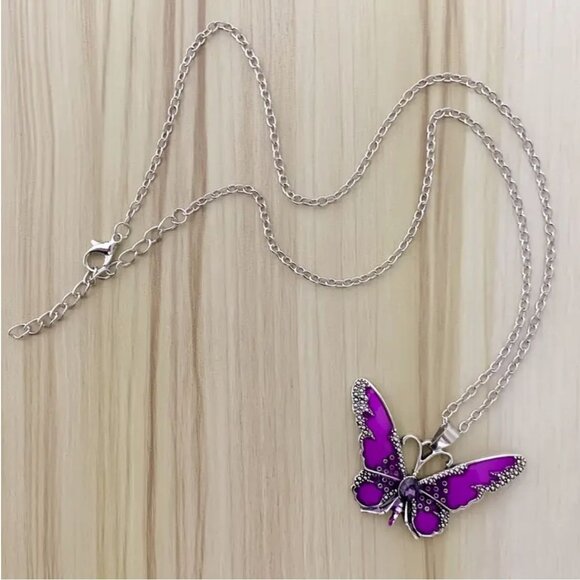 Green Enamel Butterfly Pendant Necklace on Silver Tone Chain - Picture 2 of 3